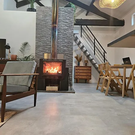 1 Dans Maison A Proche Plages منزل للإقامة *